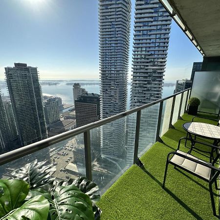 Luxury Downtown Toronto 2 Bedroom Suite With City And Lake Views And Free Parking Dış mekan fotoğraf
