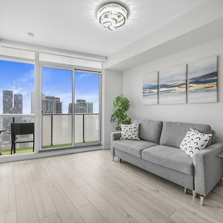 Luxury Downtown Toronto 2 Bedroom Suite With City And Lake Views And Free Parking Dış mekan fotoğraf