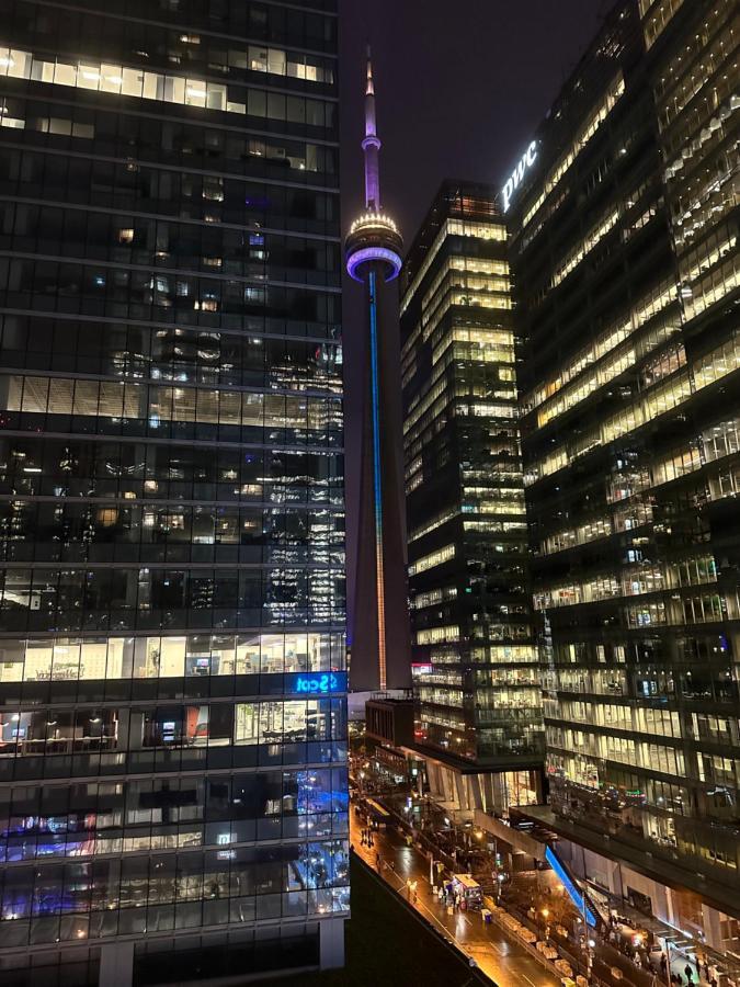 Luxury Downtown Toronto 2 Bedroom Suite With City And Lake Views And Free Parking Dış mekan fotoğraf