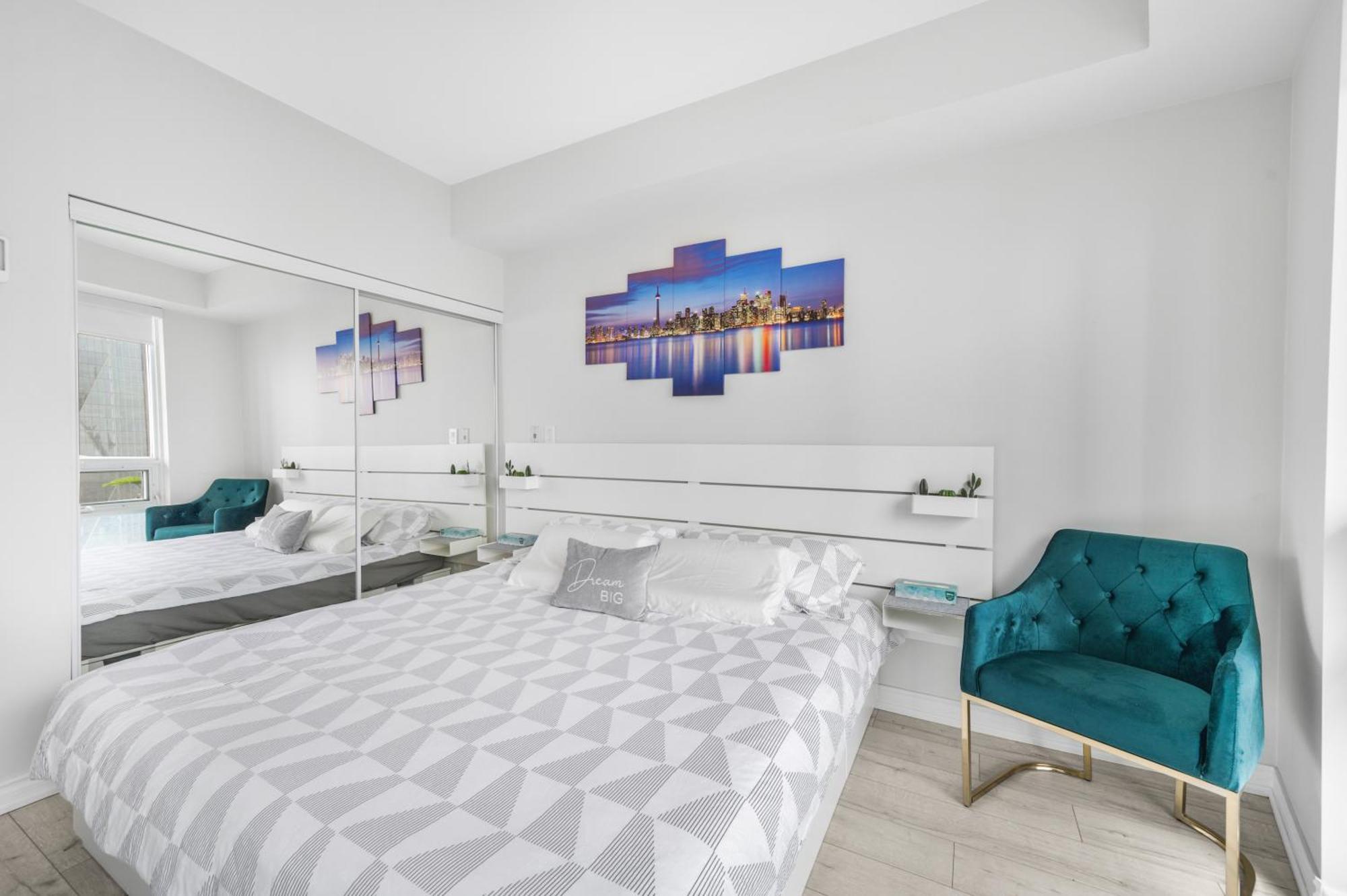 Luxury Downtown Toronto 2 Bedroom Suite With City And Lake Views And Free Parking Dış mekan fotoğraf