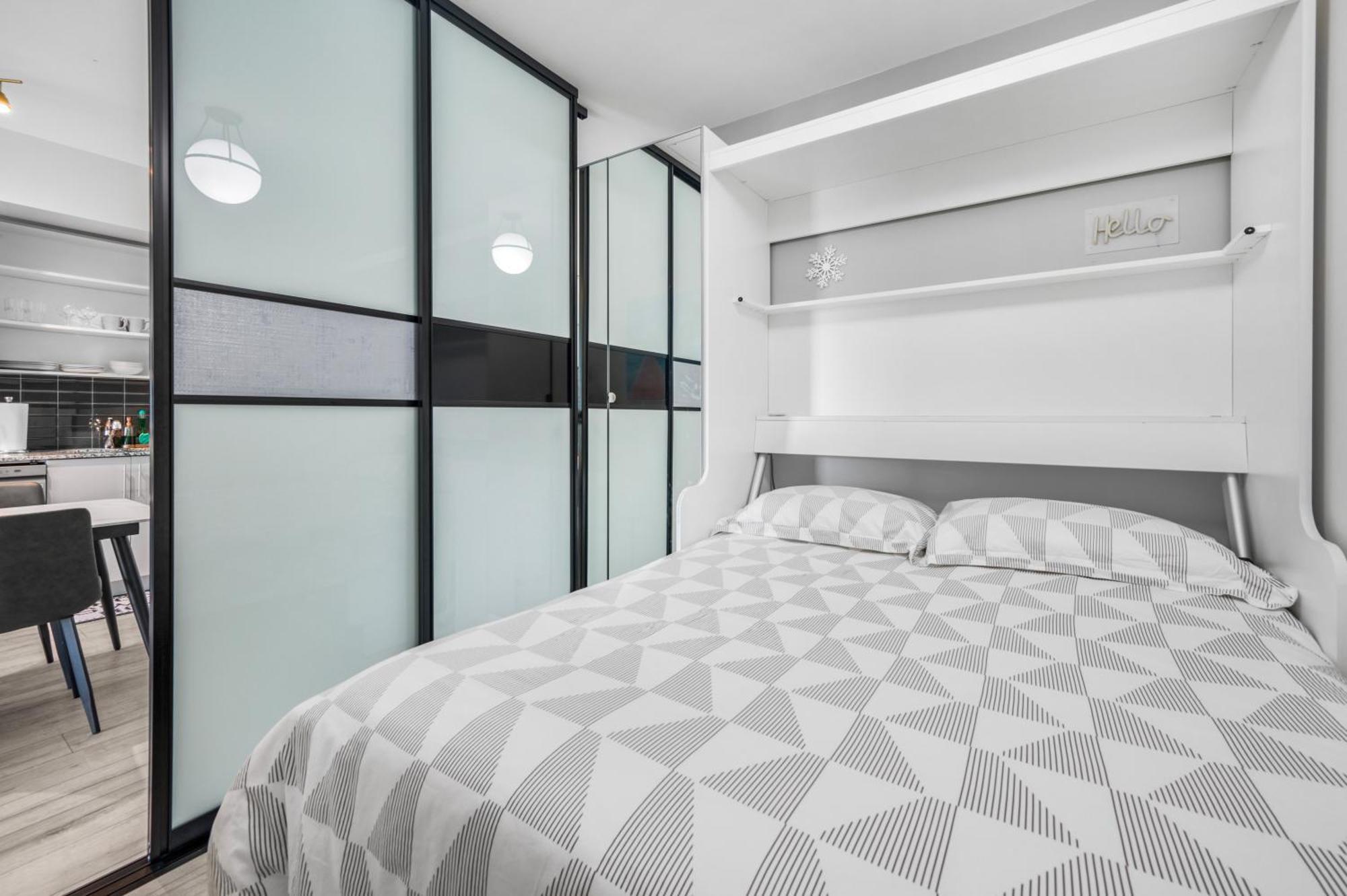 Luxury Downtown Toronto 2 Bedroom Suite With City And Lake Views And Free Parking Dış mekan fotoğraf